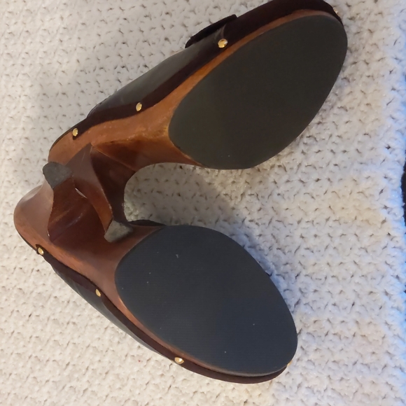 Anne Klein New York Leather Stud Wooden Heels - Picture 6 of 8